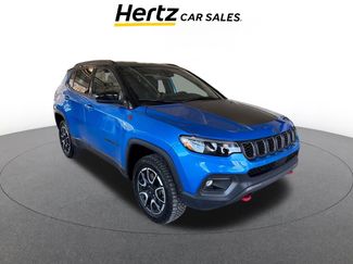 Used 2025 Jeep Compass Trailhawk video 1