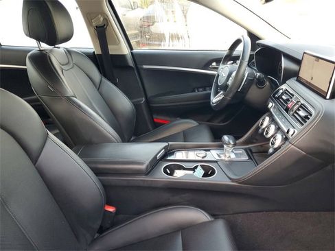 Used 2022 Genesis G70 2.0T image 35