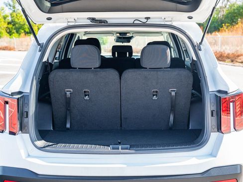 Used 2025 Kia Sorento LX image 15