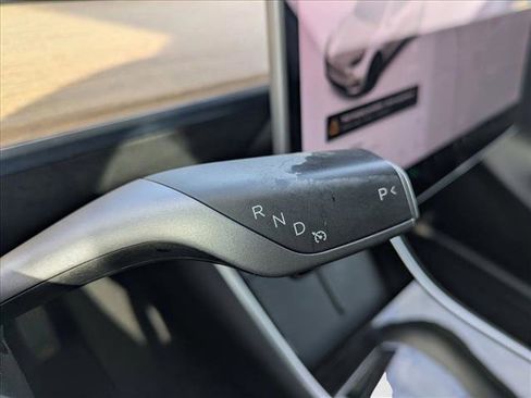 Used 2021 Tesla Model Y 2WD image 12