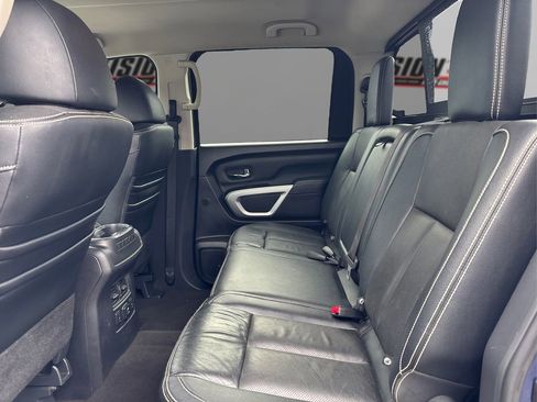 Used 2018 Nissan Titan PRO-4X w/ Pro-4x Convenience Package image 10