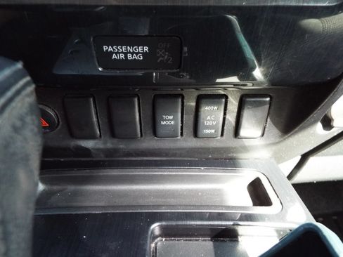 Used 2014 Nissan Titan SV w/ SV Value Truck Package AWD/4WD image 16