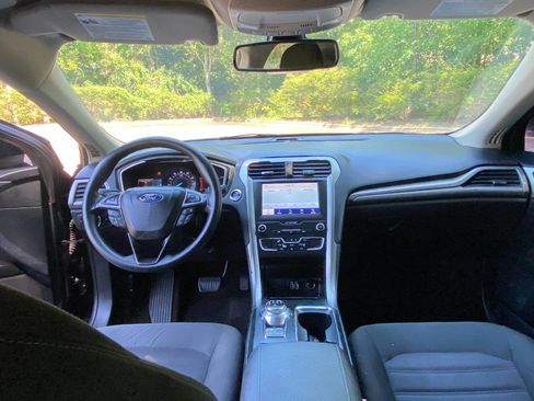 Used 2020 Ford Fusion SE FWD image 30