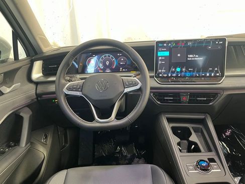 New 2026 Volkswagen Tiguan SE image 18