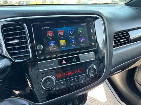 Used 2019 Mitsubishi Outlander LE FWD image 16