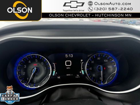 Used 2024 Chrysler Pacifica Touring-L image 25