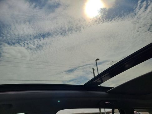 Used 2023 GMC Terrain SLE w/ Driver Convenience Package image 30