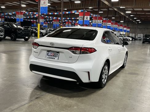 Used 2020 Toyota Corolla LE image 5