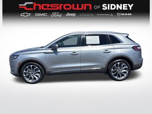 Used 2023 Lincoln Nautilus Reserve AWD/4WD image 2