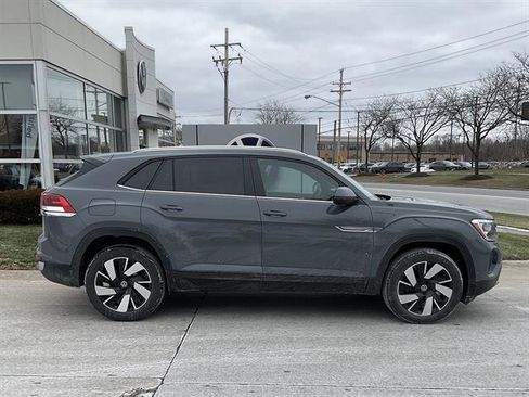 New 2026 Volkswagen Atlas Cross Sport SE image 3