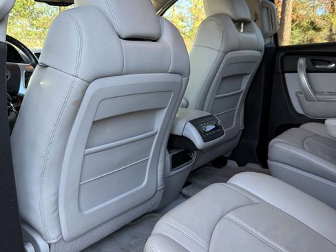 Used 2009 GMC Acadia SLT image 23