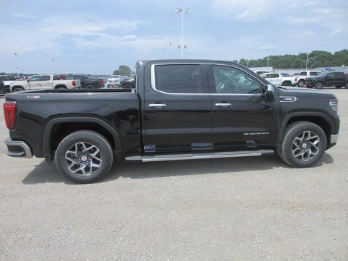 New 2026 GMC Sierra 1500 SLT w/ SLT Premium Plus Package AWD/4WD image 3