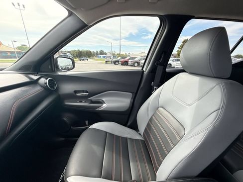 Used 2023 Nissan Kicks SR w/ SR Premium Package FWD image 30