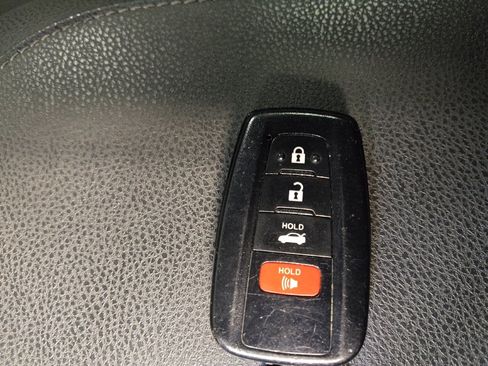 Used 2020 Toyota Camry XSE w/ Carpet Mat Package image 32