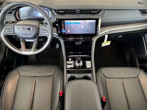 New 2026 Jeep Grand Cherokee Limited w/ Limited Altitude Package AWD/4WD image 10