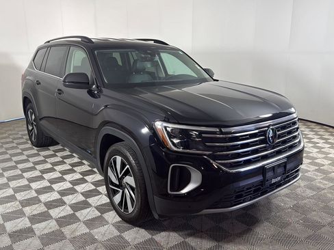 Certified 2024 Volkswagen Atlas SE AWD/4WD image 1