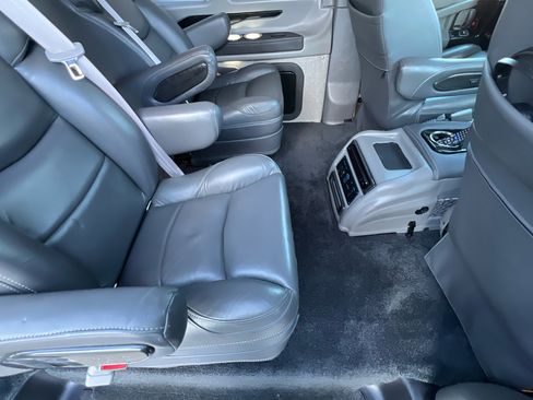 Used 2023 Chevrolet Express 2500 Extended image 42