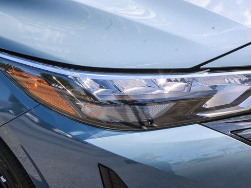 Used 2025 Nissan Sentra SR w/ Midnight Edition FWD image 4
