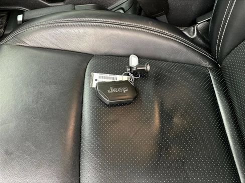 Used 2023 Jeep Wrangler Unlimited Sport AWD/4WD image 35