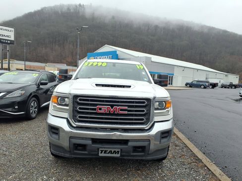 Used 2019 GMC Sierra 3500 4x4 Crew Cab image 2