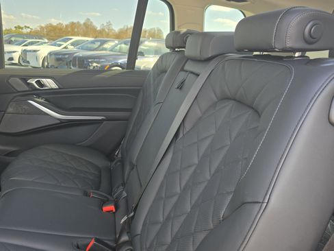 New 2026 BMW X7 xDrive40i w/ Premium Package image 14