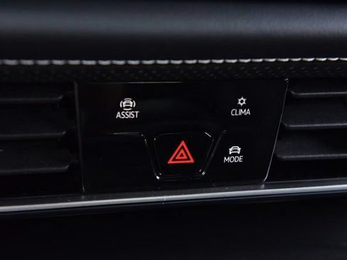 Certified 2024 Volkswagen Atlas Cross Sport SE AWD/4WD image 14