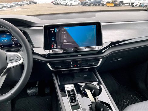 New 2026 Volkswagen Atlas Cross Sport SE image 13