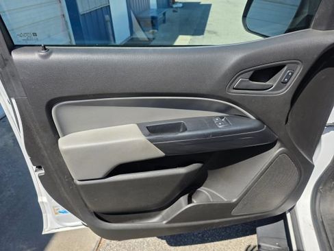 Used 2015 Chevrolet Colorado W/T w/ WT Convenience Package RWD image 11