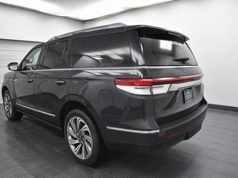 Used 2023 Lincoln Navigator Reserve AWD/4WD image 5