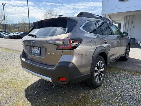 Used 2023 Subaru Outback Limited image 3