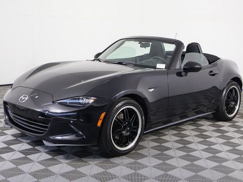 Used 2017 MAZDA MX-5 Miata Sport RWD image 8