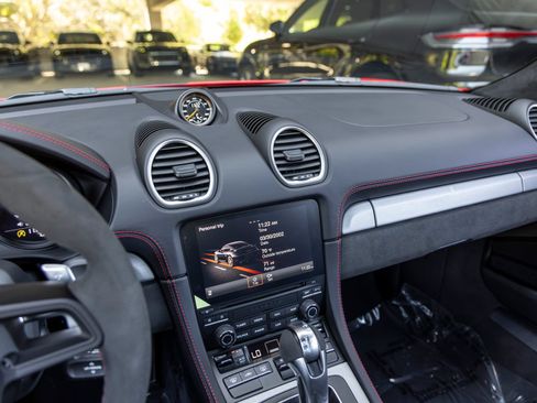 Certified 2023 Porsche 718 Cayman GT4 RWD image 45