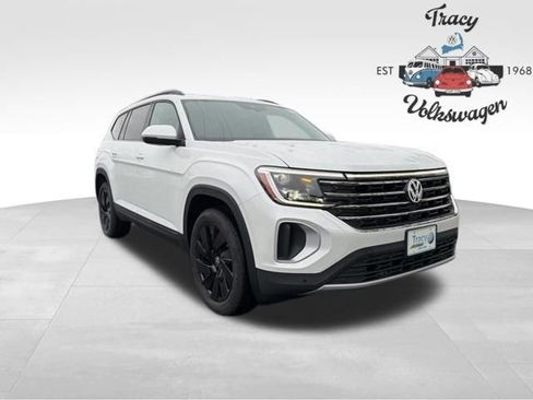 New 2026 Volkswagen Atlas SE image 1
