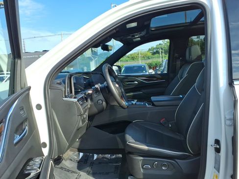 Certified 2024 Cadillac Escalade Premium Luxury w/ Performance Package AWD/4WD image 19