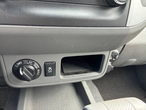Used 2019 Nissan Frontier SV AWD/4WD image 17