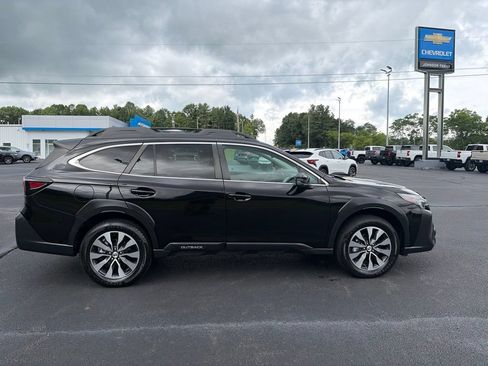 Used 2024 Subaru Outback Limited AWD/4WD image 11