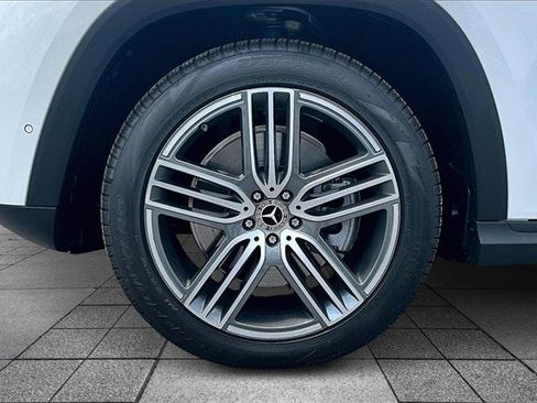 New 2025 Mercedes-Benz GLS 450 4MATIC image 15