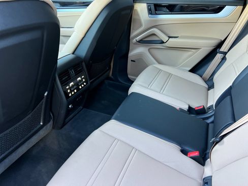 Certified 2026 Porsche Cayenne GTS AWD/4WD image 14