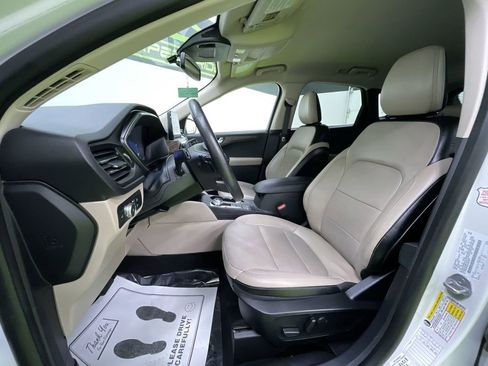 Used 2020 Ford Escape Titanium image 16