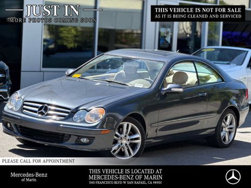 Used 2009 Mercedes-Benz CLK 350 Coupe image 2