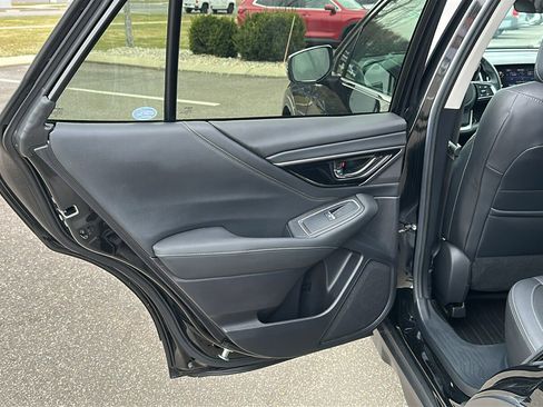 Used 2020 Subaru Outback Limited image 19