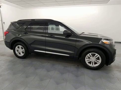 Used 2023 Ford Explorer XLT w/ Equipment Group 202A image 9