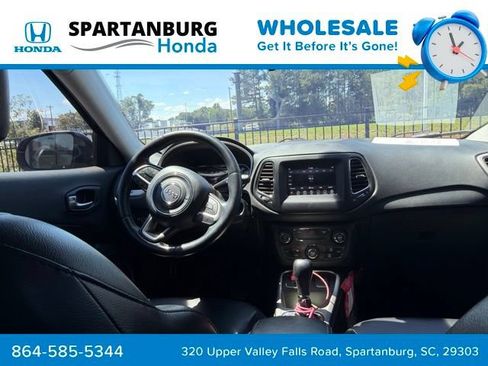 Used 2019 Jeep Compass Latitude FWD image 25