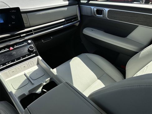 Used 2025 Hyundai Santa Fe Calligraphy image 14