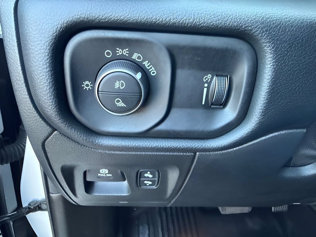 Used 2022 RAM 1500 Big Horn AWD/4WD image 23