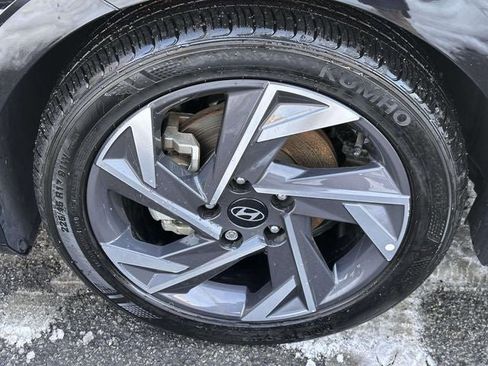 Used 2025 Hyundai Elantra SEL image 13