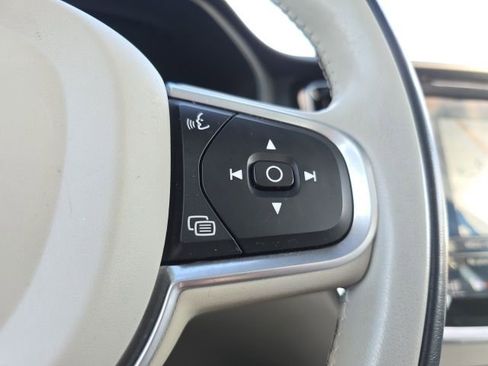 Used 2020 Volvo S60 T6 Momentum image 31