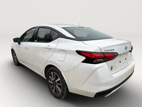 Used 2025 Nissan Versa SV image 7