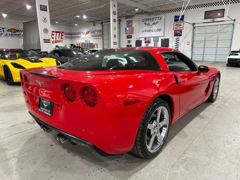 Used 2007 Chevrolet Corvette Coupe w/ Preferred Equipment Group RWD image 23