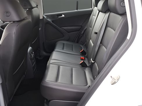 Used 2016 Volkswagen Tiguan S FWD image 15